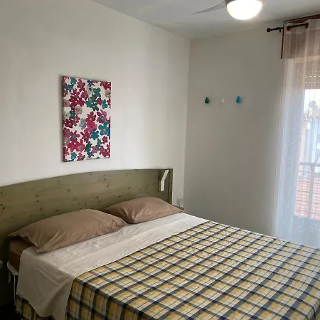 La Punta Della Signora Apartment *